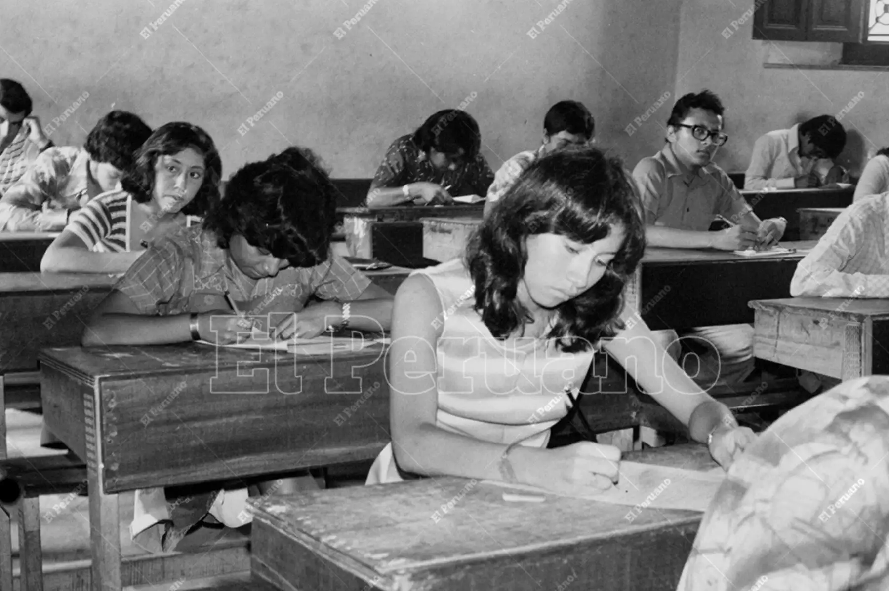 Lima - 12 marzo 1978 / Con total normalidad más de veinte mil postulantes rindieron el examen de admisión a la Universidad Nacional Federico Villarreal que este año ofrece 2,212 vacantes para 18 programas académicos. Foto: Archivo Histórico de El Peruano / Máximo Miralles