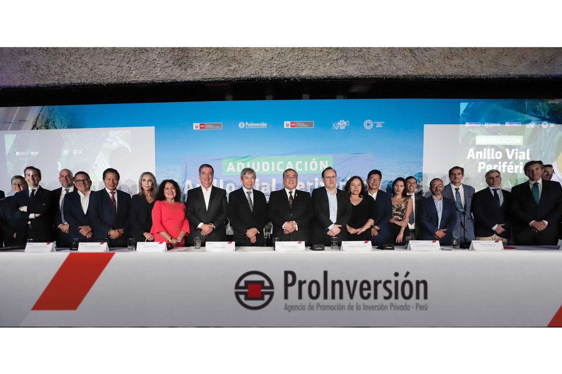 Desde San Isidro, se realizó la ceremonia de adjudicación del proyecto Anillo Vial Periférico, con la participación del presidente del Consejo de Ministros, Gustavo Adrianzén. Foto: Proinversión