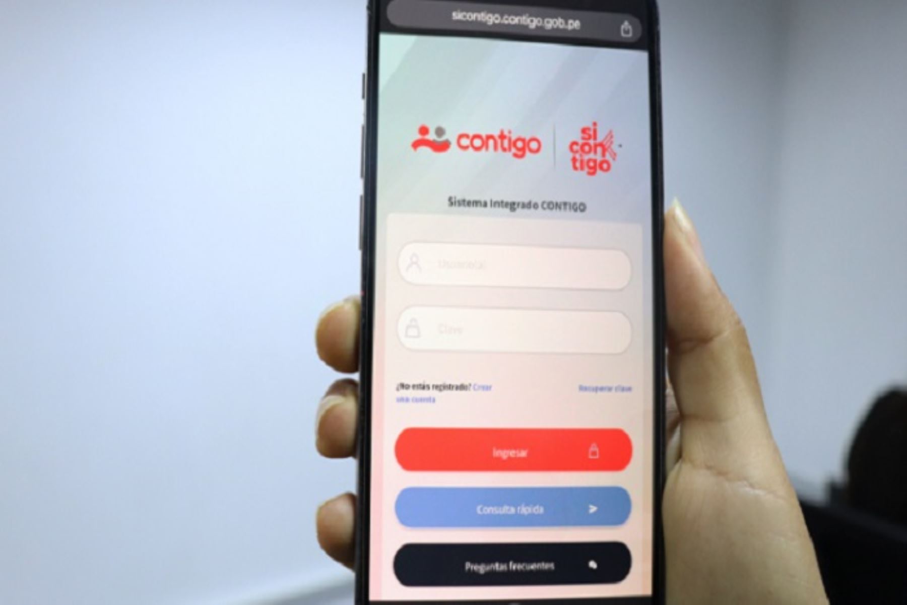 Sin necesidad de descargar un aplicativo, cualquier persona podrá acceder a Sicontigo desde un teléfono móvil o computadora.