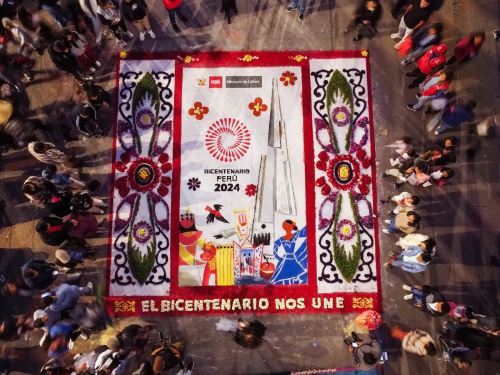 La alfombra de flores del Proyecto Especial Bicentenario Perú 2024 ganó el tradicional concurso que por Semana Santa organizó la Municipalidad Provincial de Huamanga. ANDINA/Difusión