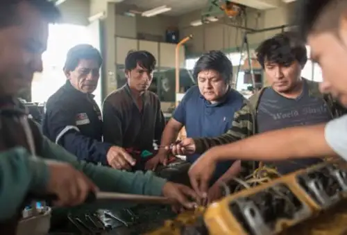 El Ministerio de la Producción (Produce) capacitó, durante el primer trimestre de 2024, a más de 1,600 pescadores artesanales, de 11 regiones del país, en cursos de formalización, técnico-productivos y temas relacionados con la seguridad y la vida en el mar, realizados por el Fondo Nacional de Desarrollo Pesquero (Fondepes).