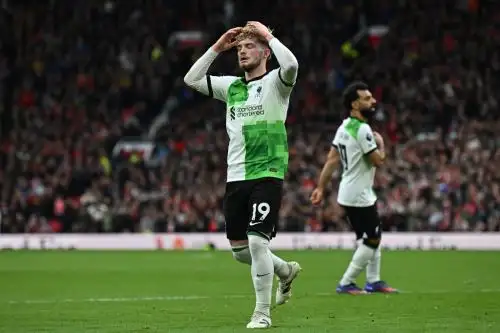 Liverpool perdió su condición de líder de Inglaterra