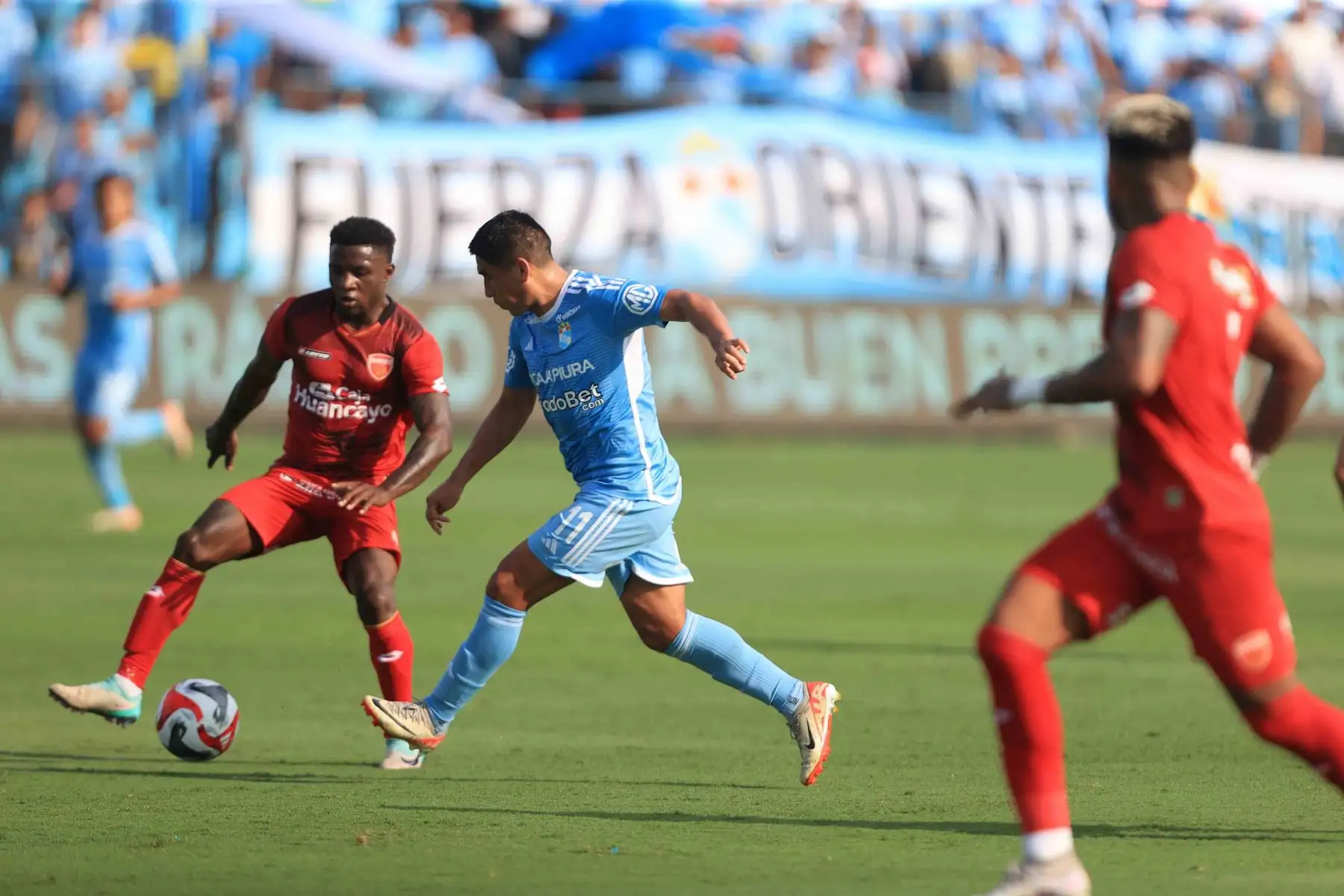 Sporting Cristal enfrenta a Sport Huancayo por el Torneo Apertura. Foto: ANDINA/Jhonel Rodríguez Robles