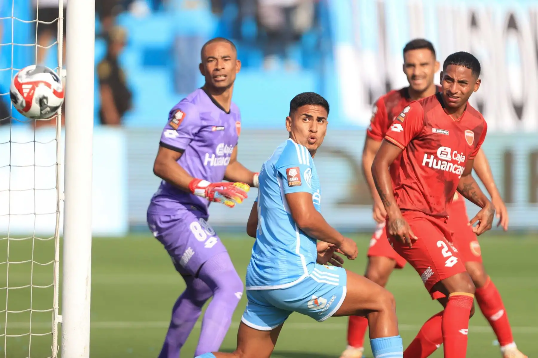 Sporting Cristal enfrenta a Sport Huancayo por el Torneo Apertura. Foto: ANDINA/Jhonel Rodríguez Robles