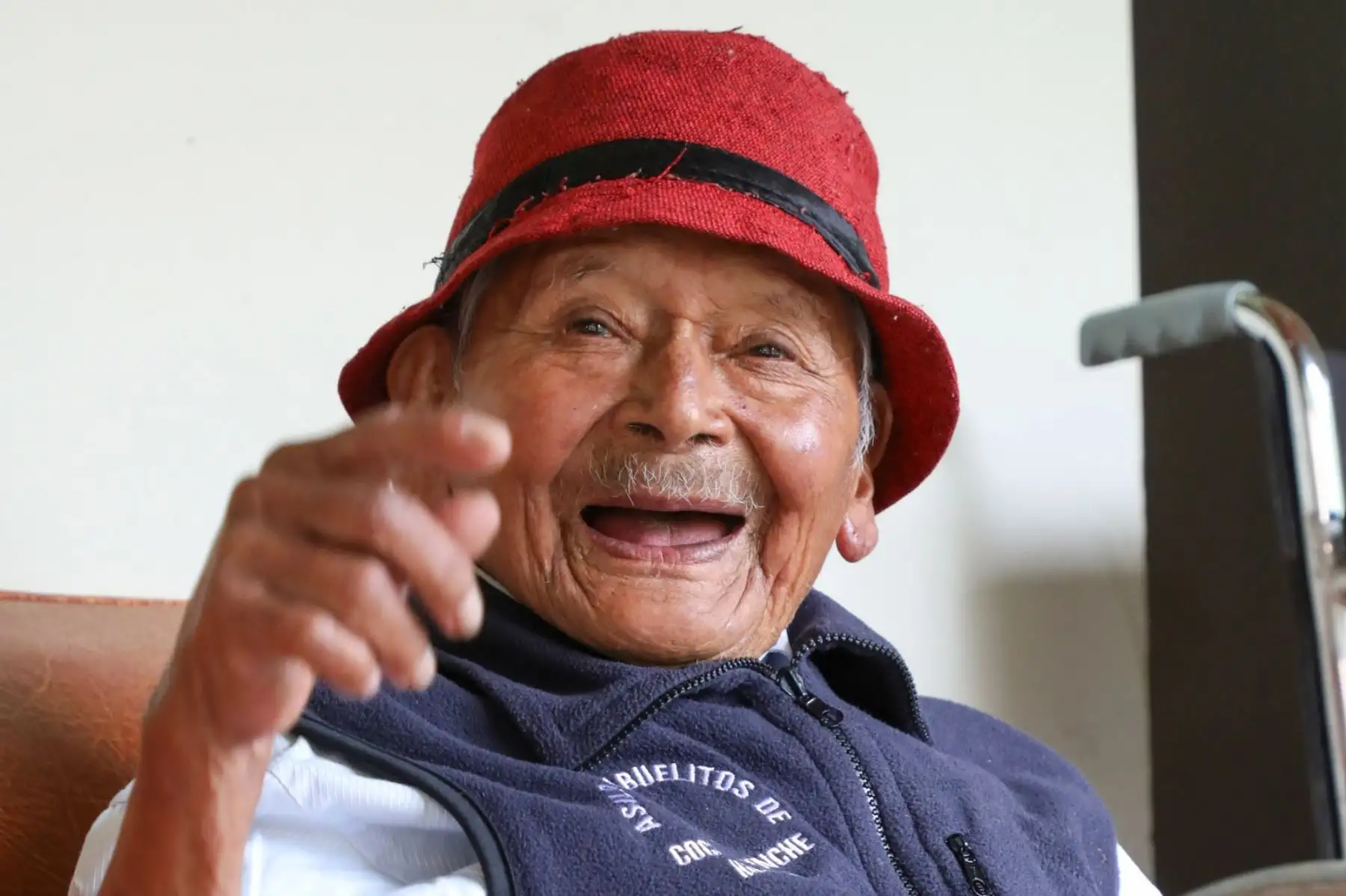 Entre la tranquilidad que ofrece la flora y fauna de Huánuco, Marcelino Abad Tolentino desarrolló una paz interior que le permitió superar las 12 décadas de vida. A los 7 años quedó huérfano y con resiliencia y habilidad, usó y aprovechó las bondades de la naturaleza para mantener un adecuado estilo de vida, que lo ha llevado a apagar 124 velitas este 5 de abril. Foto: Difusión
