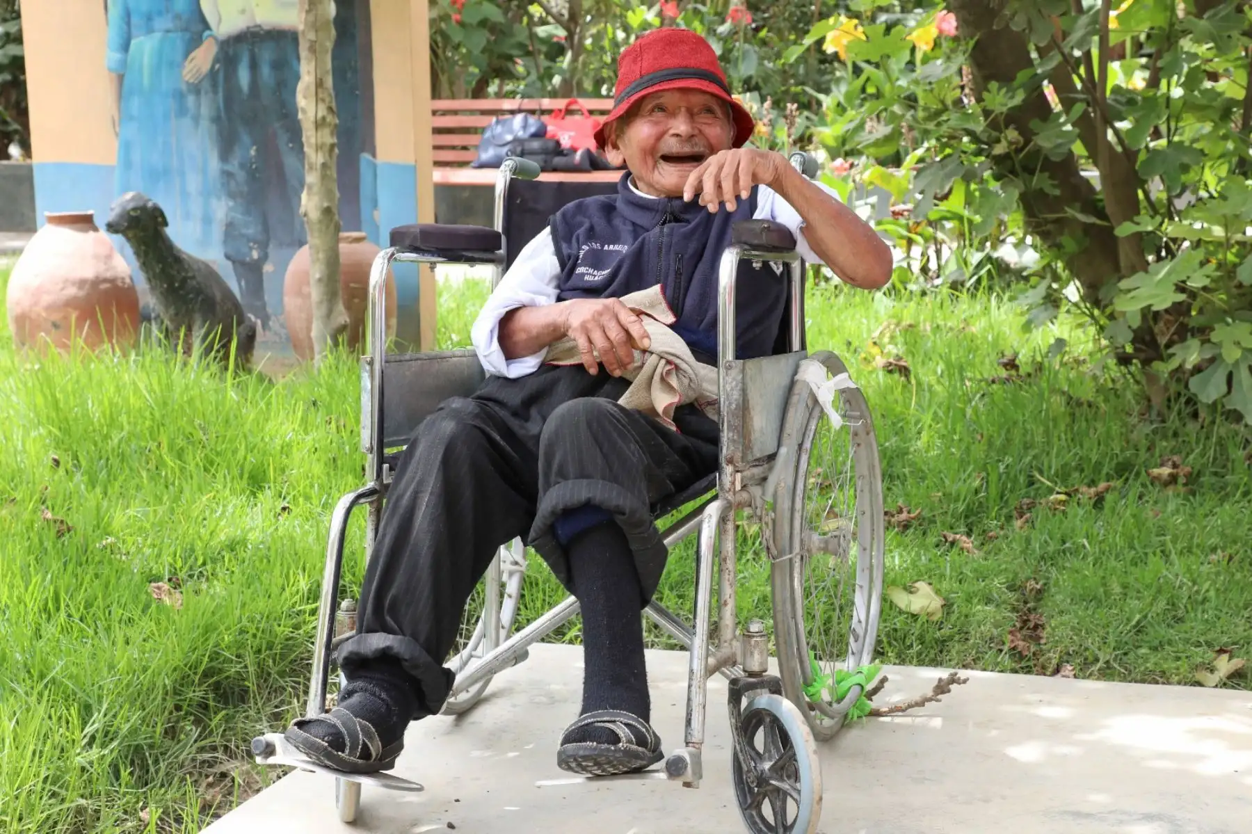 El huanuqueño que nació en 1 900, es conocido por sus vecinos como “Mashico” y por la solidaridad que guarda su corazón, ya que acostumbra a ayudar a los demás, ha hecho buenos amigos en la Casa Hogar “Mis Abuelitos”, donde residen. Foto: Difusión