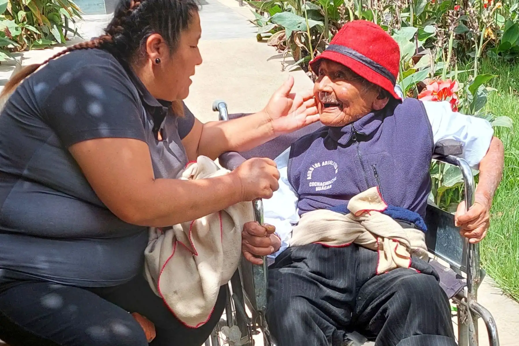 Don Abad Tolentino es usuario del programa Pensión 65 del Ministerio de Desarrollo e Inclusión Social (Midis) desde el 2019, año en que se logró ubicar en la provincia de Ambo, cuando la Unidad Territorial de Pensión 65 en Huánuco lo encontró e hizo las gestiones necesarios para que Reniec le entregue por primera vez su DNI y acceda a una serie de servicios del Estado. Foto: Difusión