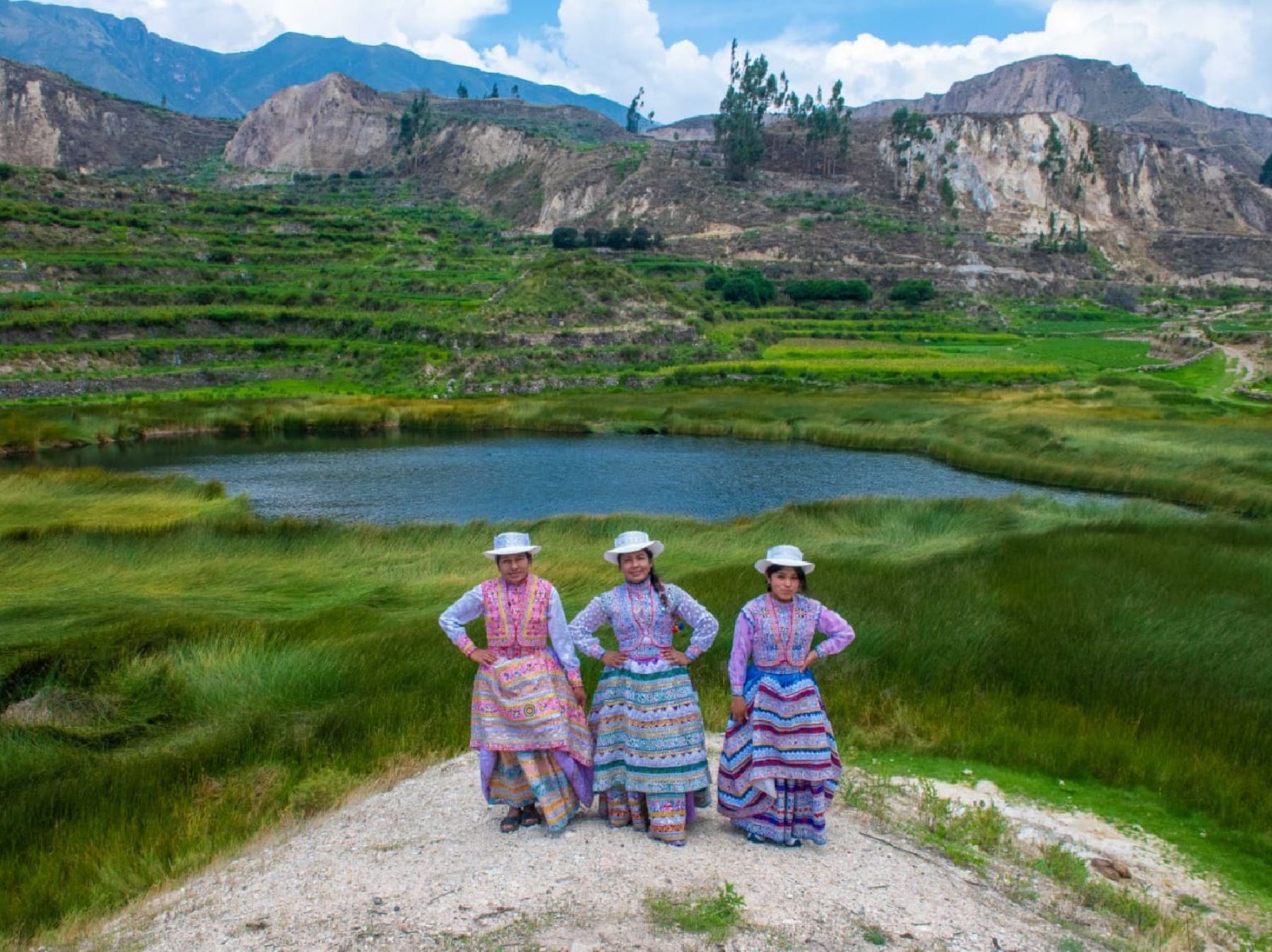 Conoce la fascinante laguna de Tres Colores del Valle del Colca que promete ser la nueva sensación turística y destino de moda de Arequipa. ANDINA: Difusión