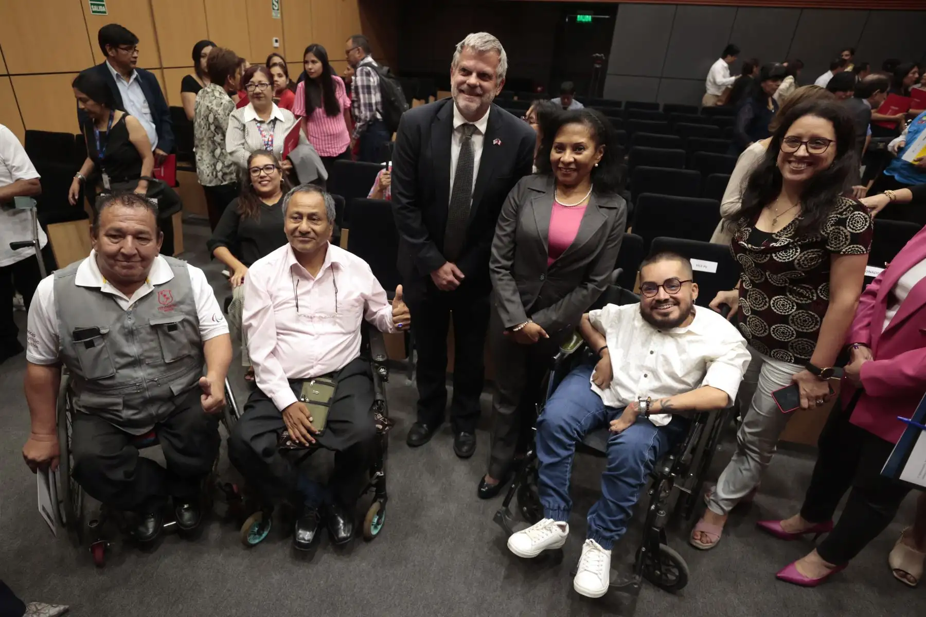 El Ministerio de la Mujer y Poblaciones Vulnerables y la Embajada de EE.UU. lanzan la Beca Fulbright Discapacidad y Liderazgo, dirigida a jóvenes profesionales con discapacidad.
Foto: ANDINA/Vidal Tarqui