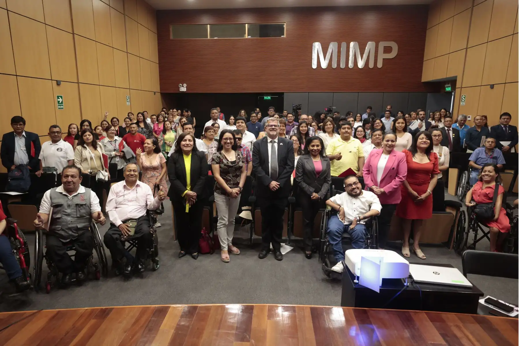 El Ministerio de la Mujer y Poblaciones Vulnerables y la Embajada de EE.UU. lanzan la Beca Fulbright Discapacidad y Liderazgo, dirigida a jóvenes profesionales con discapacidad.
Foto: ANDINA/Vidal Tarqui