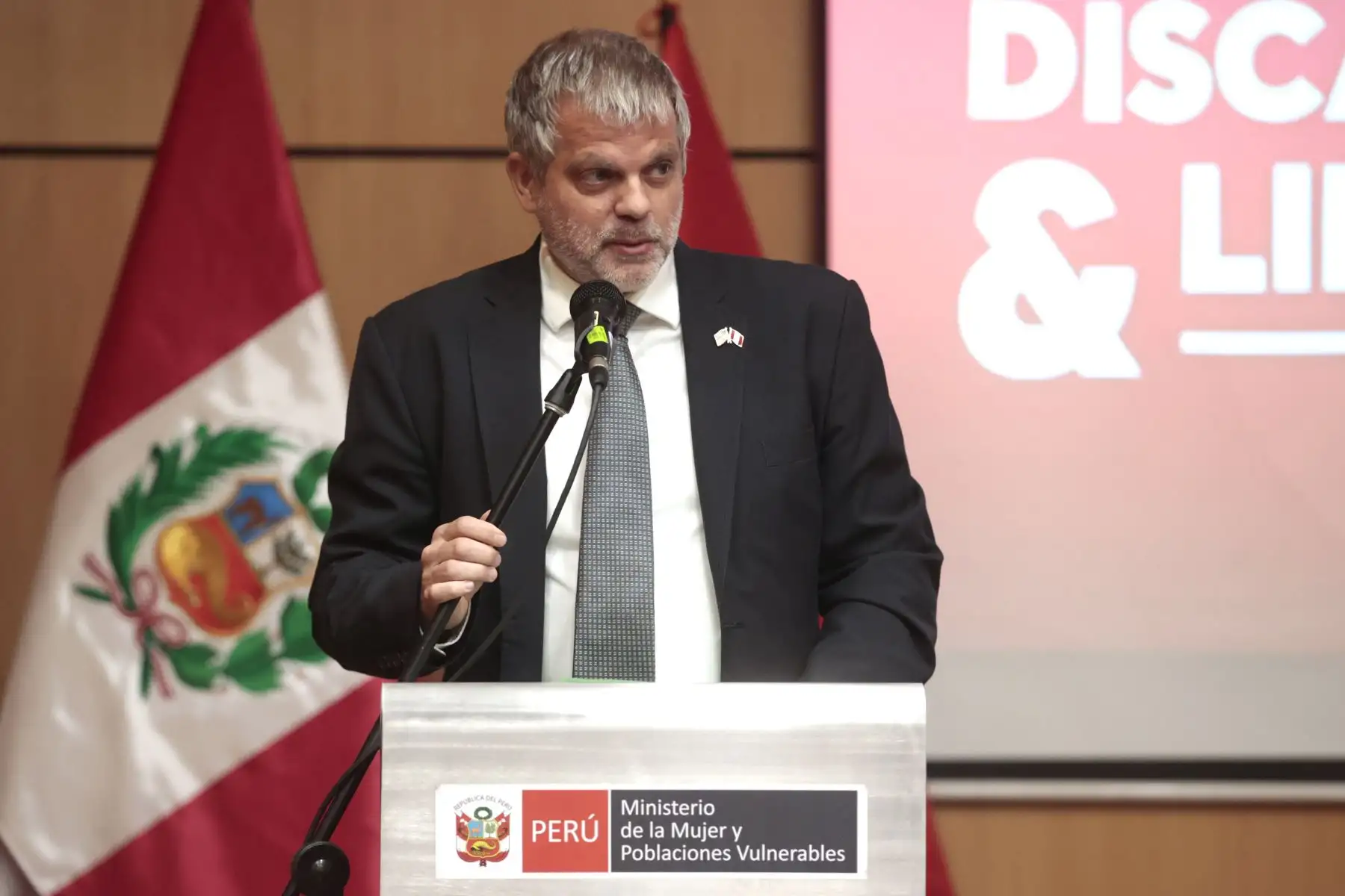 Edward J. Cox, agregado de Cultura y Educación de la Embajada de los Estados Unidos, asiste al  lanzamiento de la Beca Fulbright Discapacidad y Liderazgo.
Foto: ANDINA/Vidal Tarqui