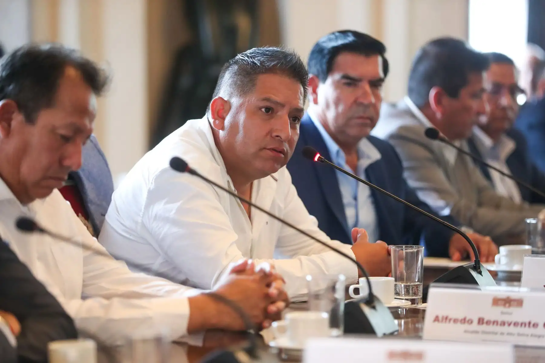 Presidenta de la república, Dina Boluarte, se reunió con el alcalde provincial de Arequipa y los burgomaestres distritales de Yanahuara, Cayma, José Luis Bustamante y Rivero, Paucarpata, Alto Selva Alegre, Miraflores, Mariano Melgar y Uchumayo.
Foto: ANDINA/Prensa Presidencia