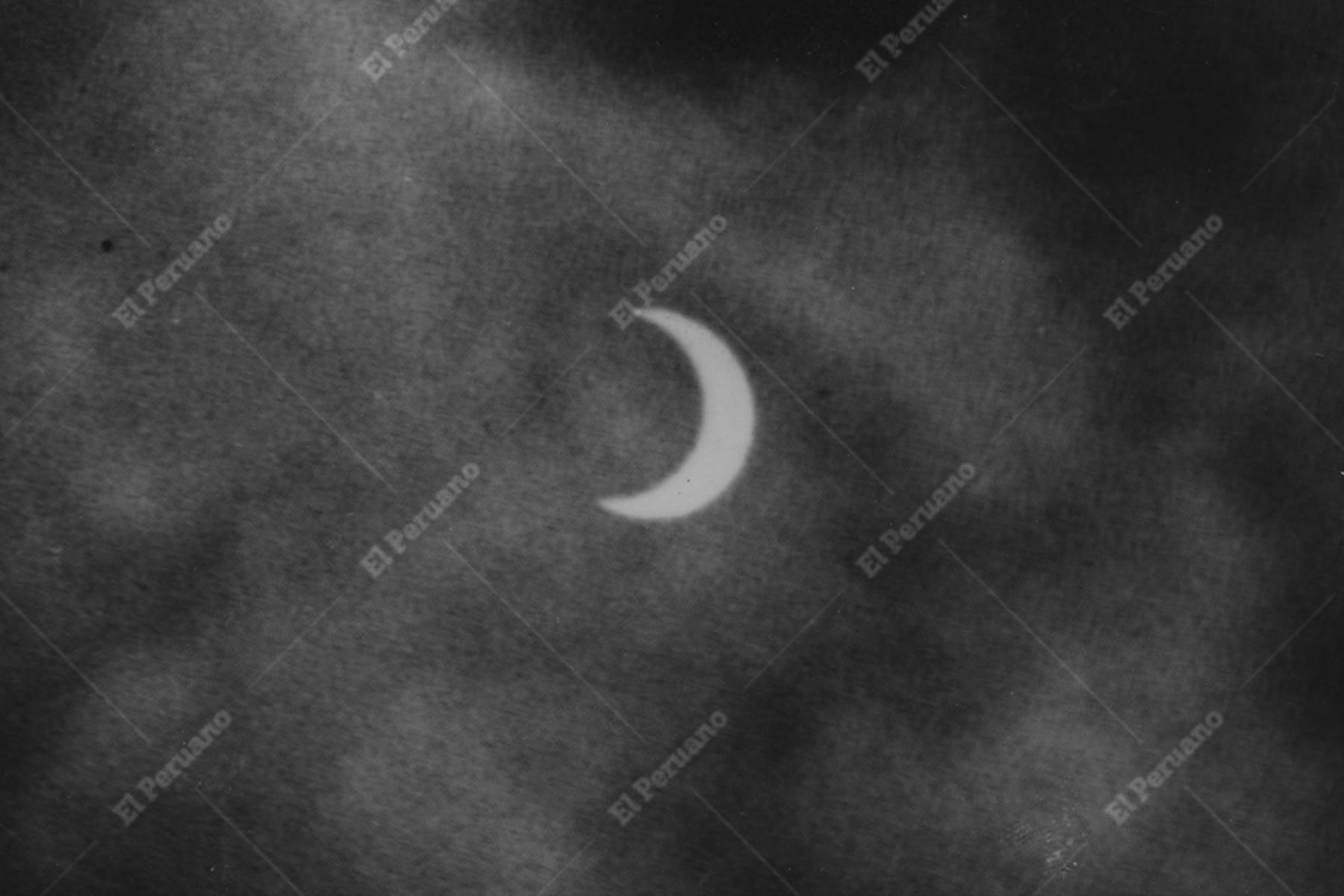 Chosica - 20 agosto 1952 / Fotografía tomada en una de las fases iniciales del eclipse anular de Sol. Foto: Archivo Histórico de El Peruano