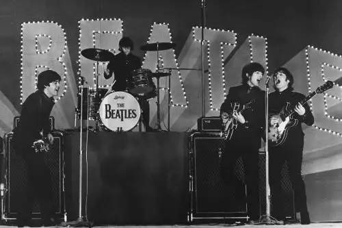 Un día como hoy, los legendarios The Beatles lanzan su primer sencillo