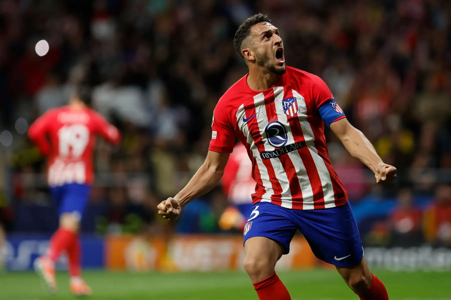 El centrocampista español del Atlético de Madrid , Koke celebra el gol del segundo equipo del delantero brasileño del Atlético de Madrid, Samuel Lino durante el partido de fútbol de ida de los cuartos de final de la Liga de Campeones de la UEFA entre el Club Atlético de Madrid y el Borussia Dortmund en el estadio Metropolitano de Madrid.
Foto: AFP