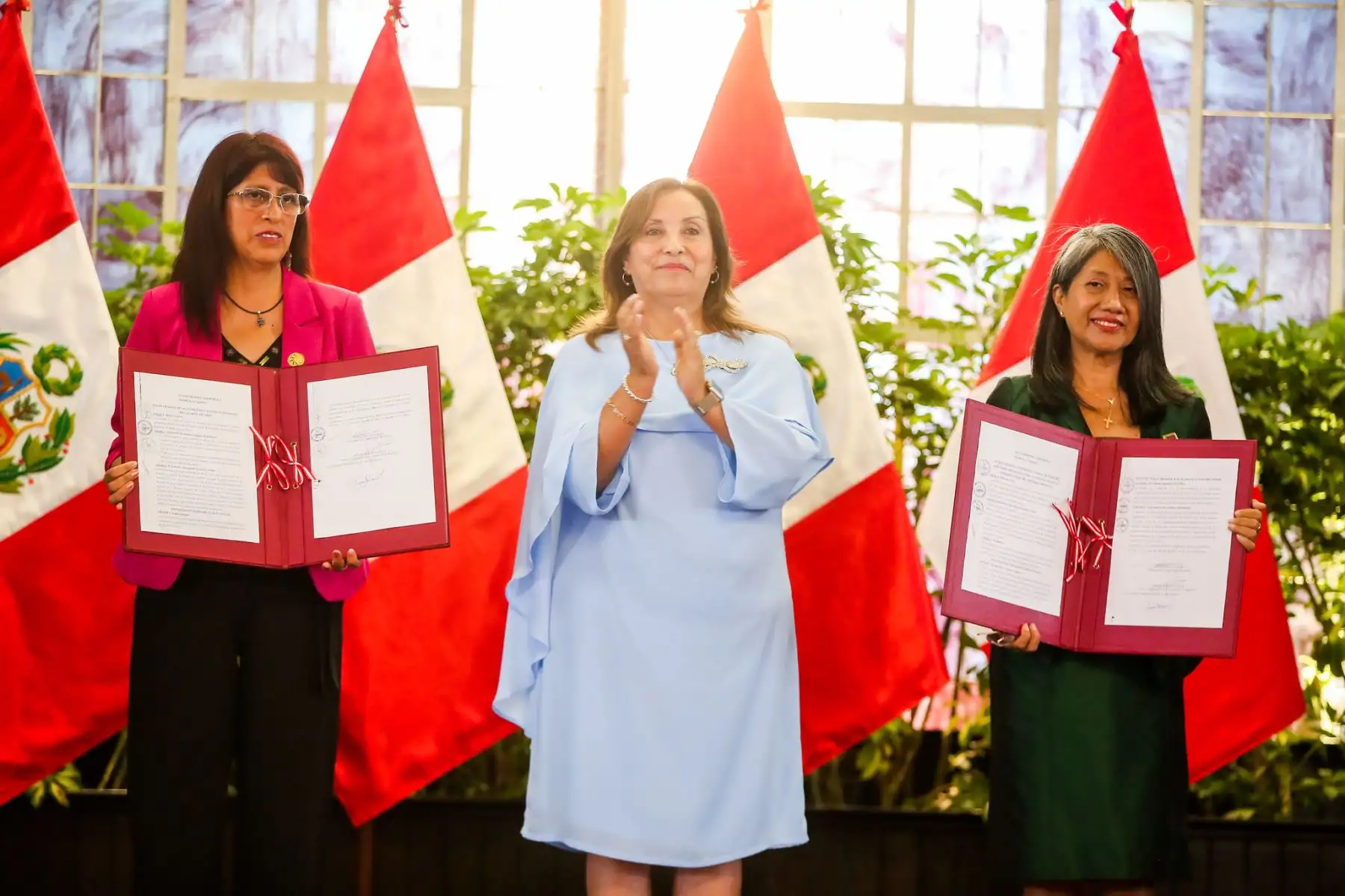 La presidenta de la República, Dina Boluarte, participó en la ceremonia de Promulgación de Ley que establece la creación de la Universidad Nacional Autónoma de Bellas Artes y la Universidad Nacional de Folklore José María Arguedas. Foto: ANDINA/Presidencia