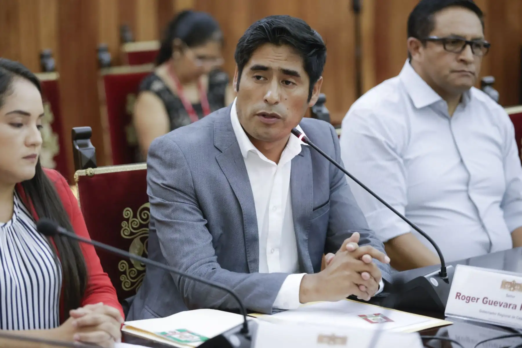 La presidenta de la república, Dina Boluarte, sostuvo una reunión con el gobernador de Cajamarca, Roger Guevara; al alcalde de Bambamarca, Hernán Vásquez, y la congresista Elva Julón. Foto: Presidencia