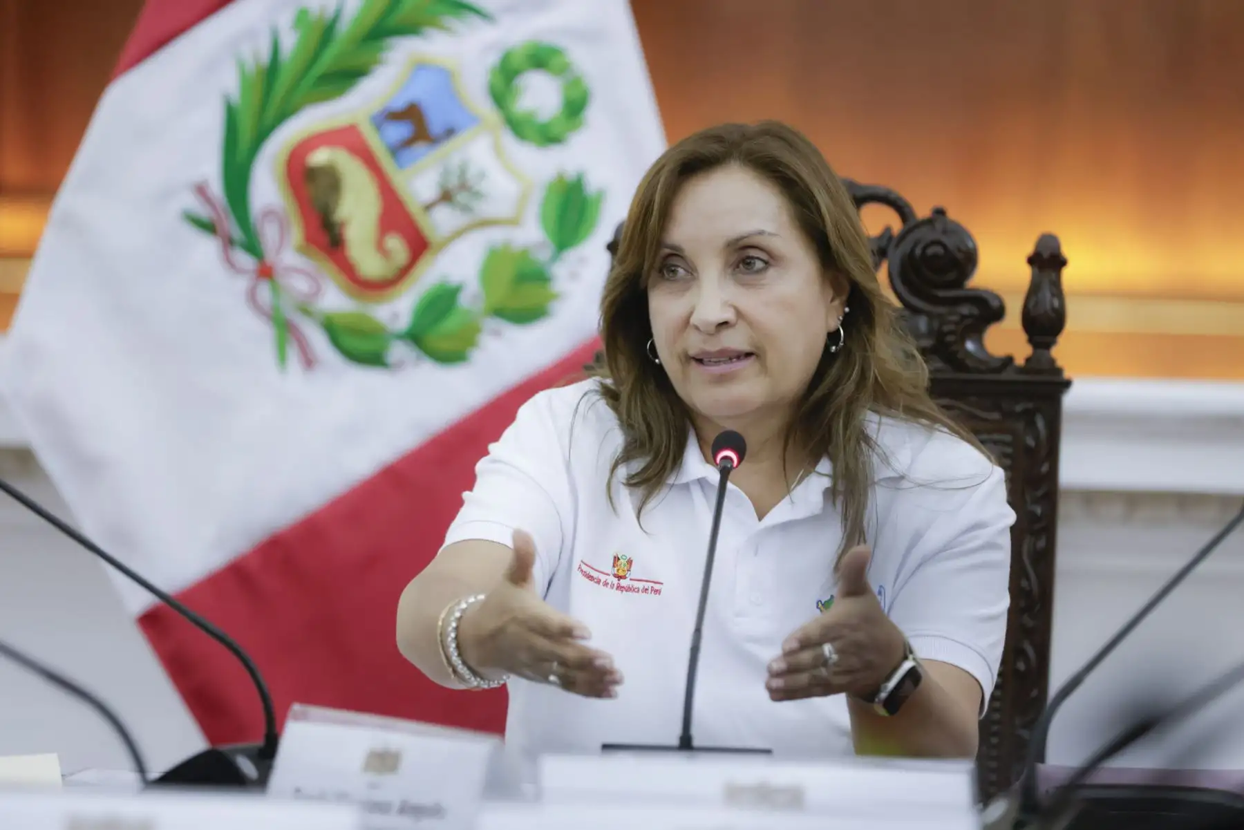 La presidenta de la república, Dina Boluarte, sostuvo una reunión con el gobernador de Cajamarca, Roger Guevara; al alcalde de Bambamarca, Hernán Vásquez, y la congresista Elva Julón. Foto: Presidencia
