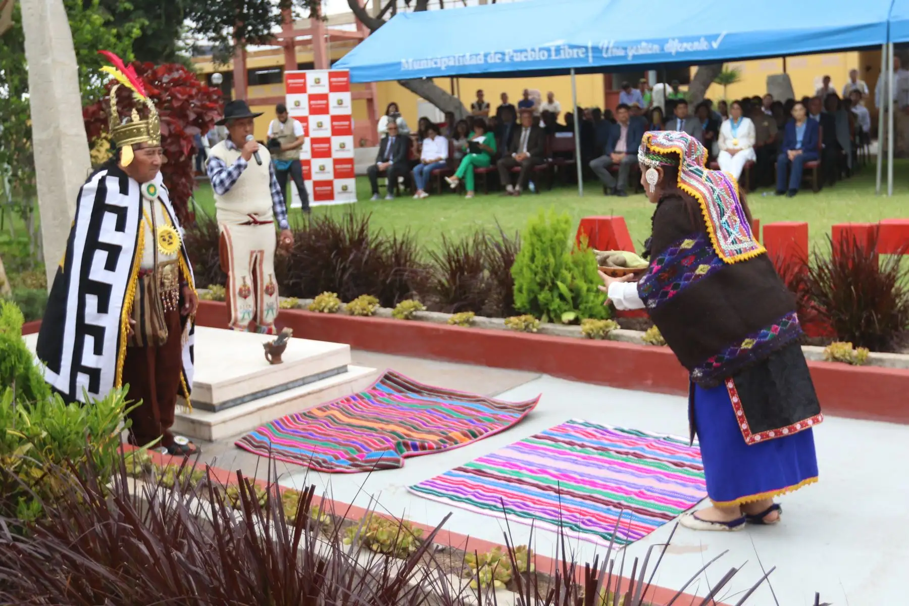 En el Museo Nacional de Arqueología, Antropología e Historia del Perú, ubicado en Pueblo Libre, se realizó una ceremonia especial en homenaje por el 144 aniversario del nacimiento de Julio C. Tello, en el marco de las celebraciones del Día del Arqueólogo Peruano. FOTO: ANDINA/Héctor Vinces