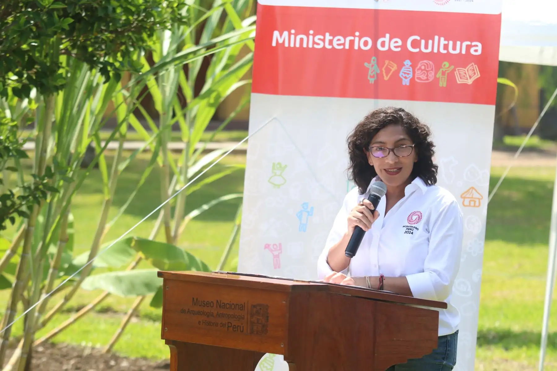 La ministra de Cultura, Leslie Urteaga, participó en el homenaje por el 144 aniversario del nacimiento del arqueólogo Julio C. Tello en el Museo Nacional de Arqueología, Antropología e Historia del Perú, ubicado en Pueblo Libre. FOTO: ANDINA/Héctor Vinces