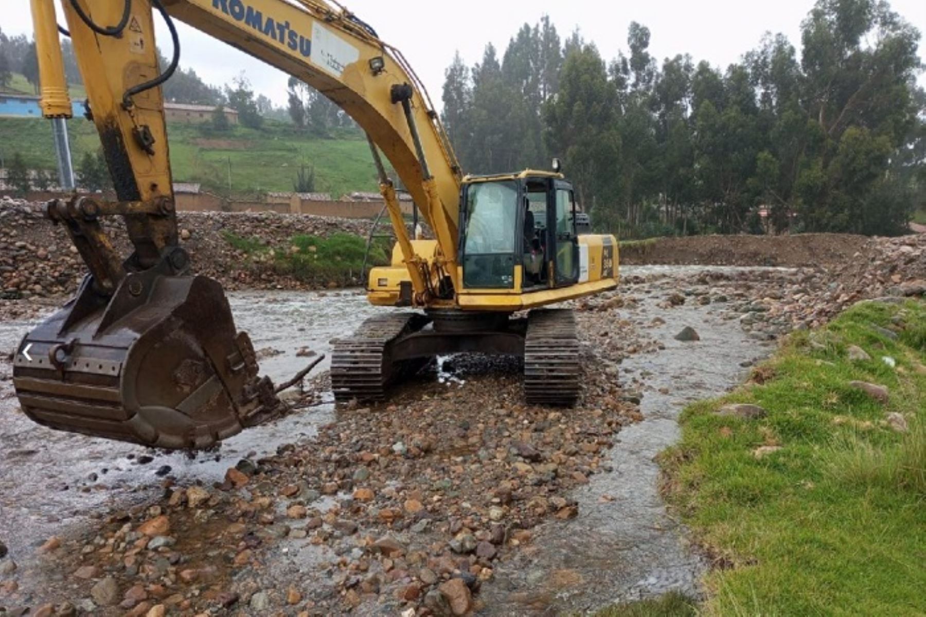 Junín: Vivienda realiza obras de limpieza en ríos en beneficio más de 100,000 personas