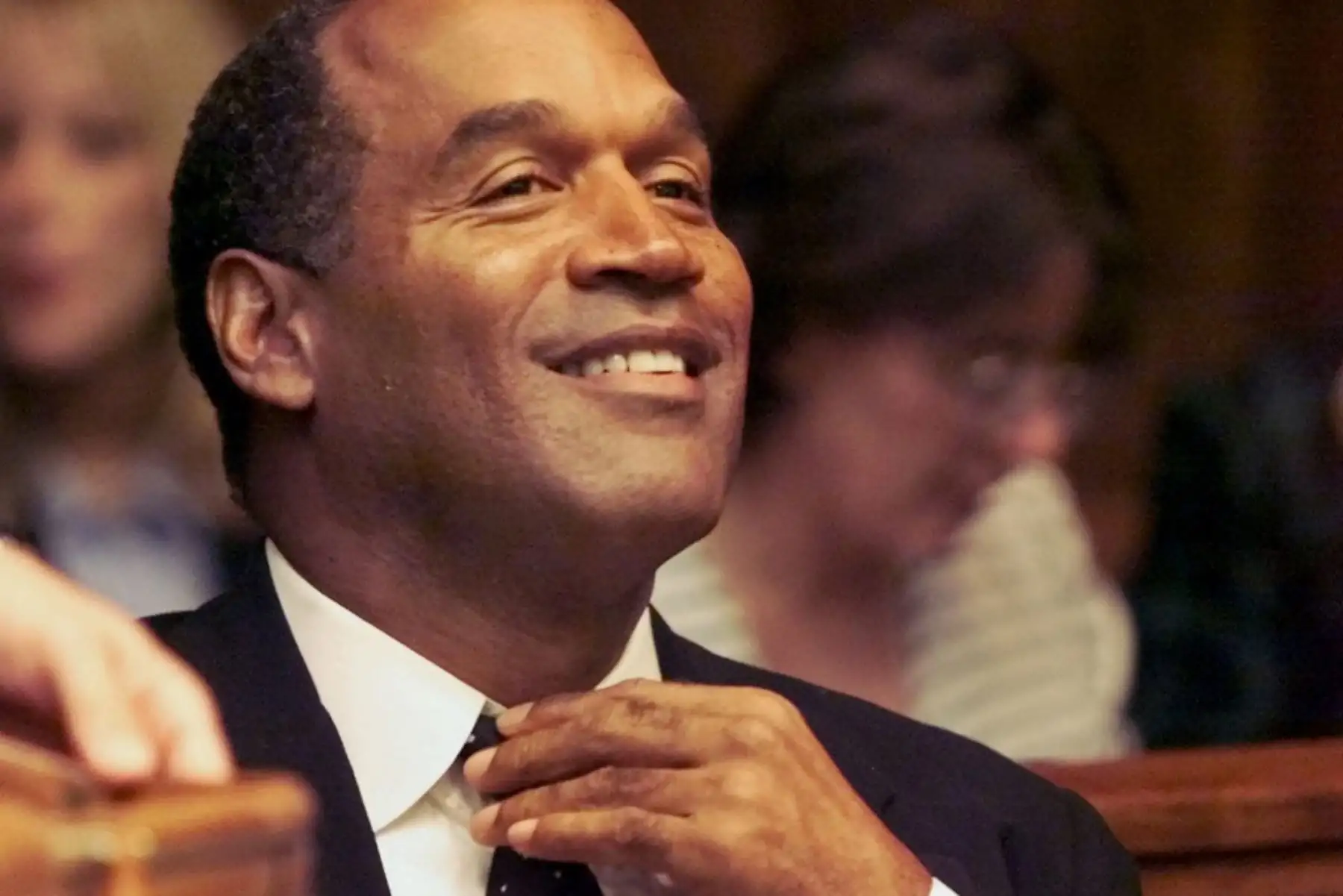 O.J. Simpson, la estrella del fútbol americano cuya absolución en 1995 en el llamado "juicio del siglo" por el asesinato de su ex esposa y un amigo conmovió al mundo, murió a la edad de 76 años. Foto: AFP