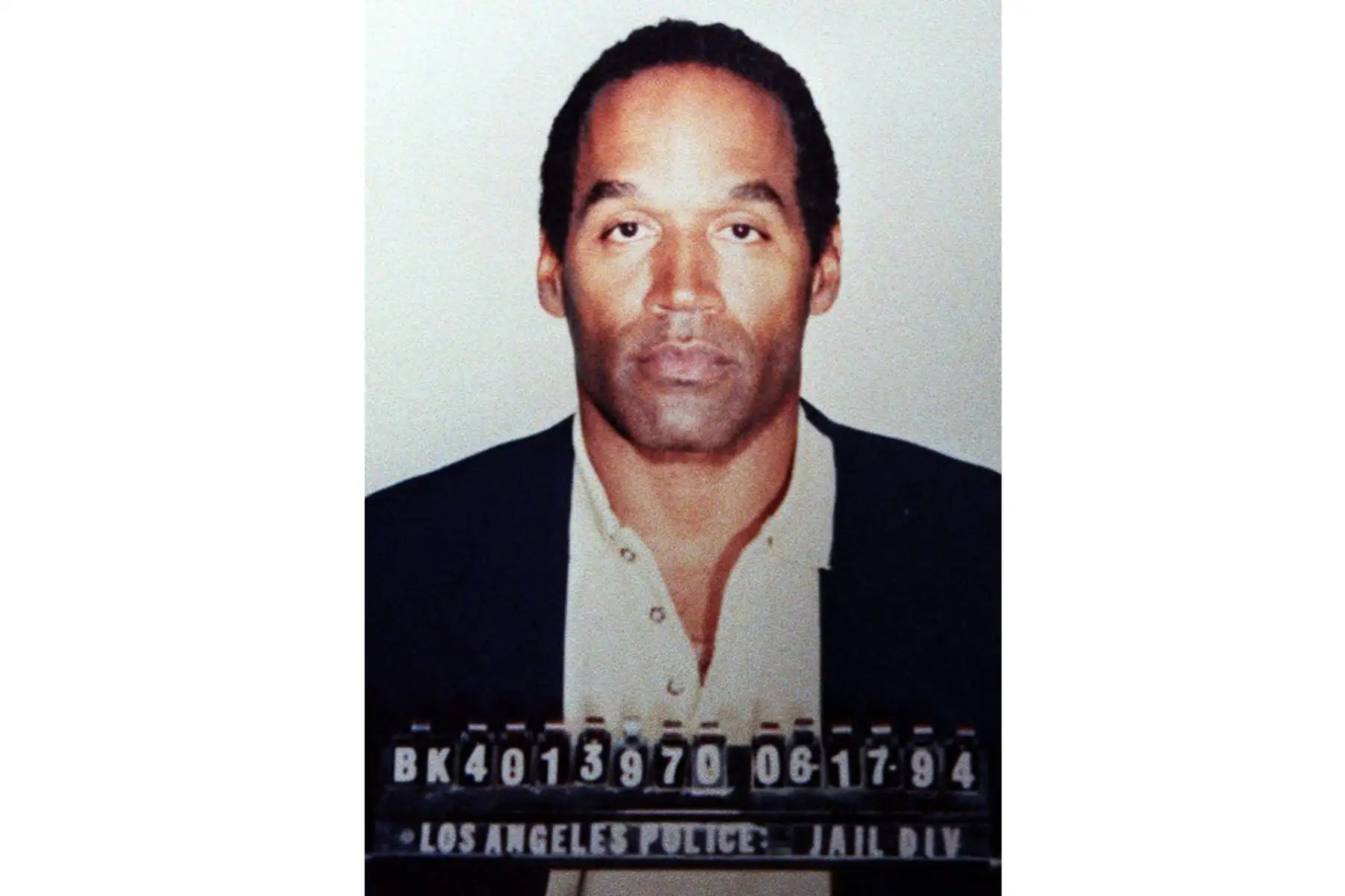 Alguna vez una figura nacional querida, su fama se convirtió en infamia después del salvaje asesinato de Nicole Brown Simpson y Ron Goldman en un suburbio de Los Ángeles. Foto: AFP