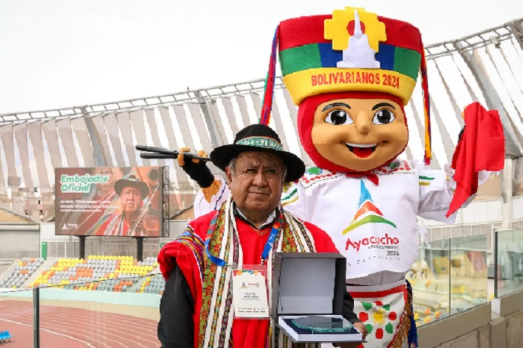 Violinista Andrés “Chimango” Lares cumplirá en mayo próximo 49 años de trayectoria artística dejando en alto el nombre del Perú.