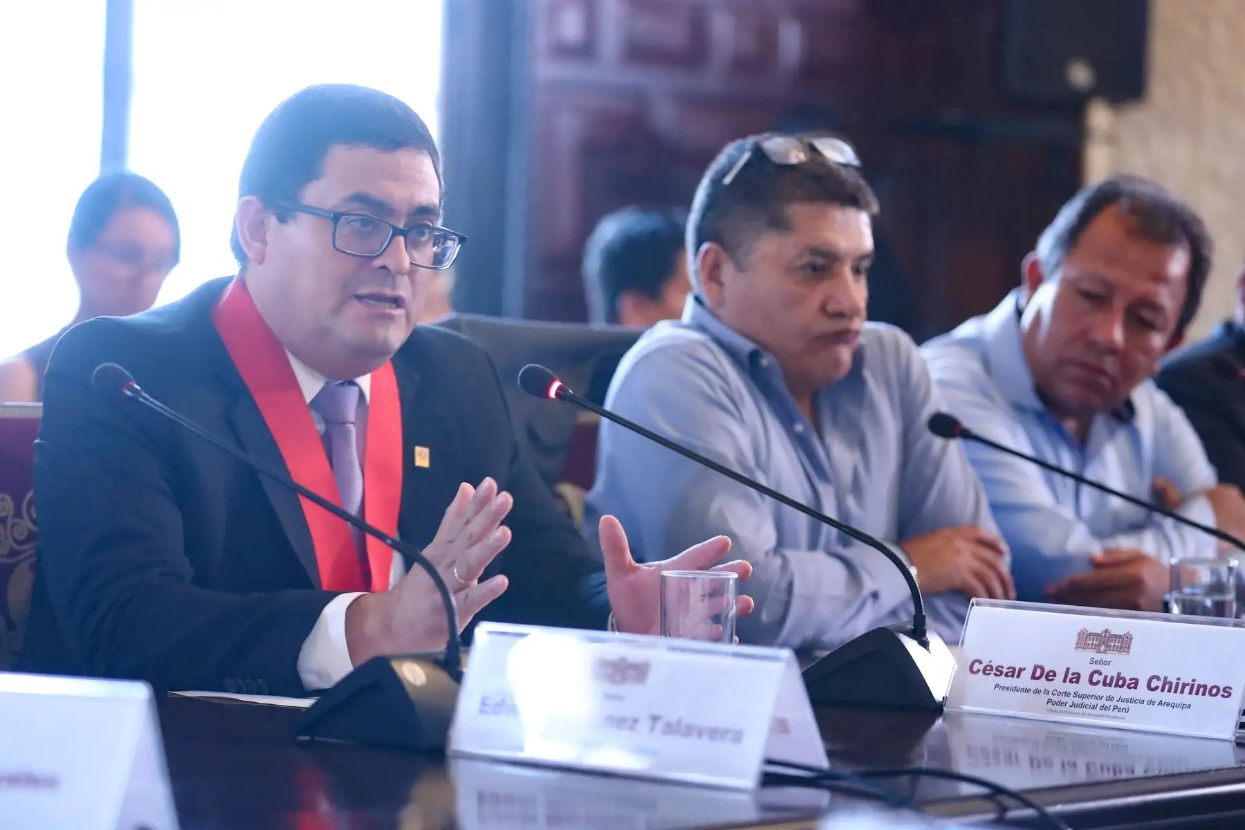 Presidenta Dina Boluarte sostiene reunión de trabajo con congresista, alcaldes y autoridades de la región Arequipa. Foto: ANDINA/ Prensa Presidencia