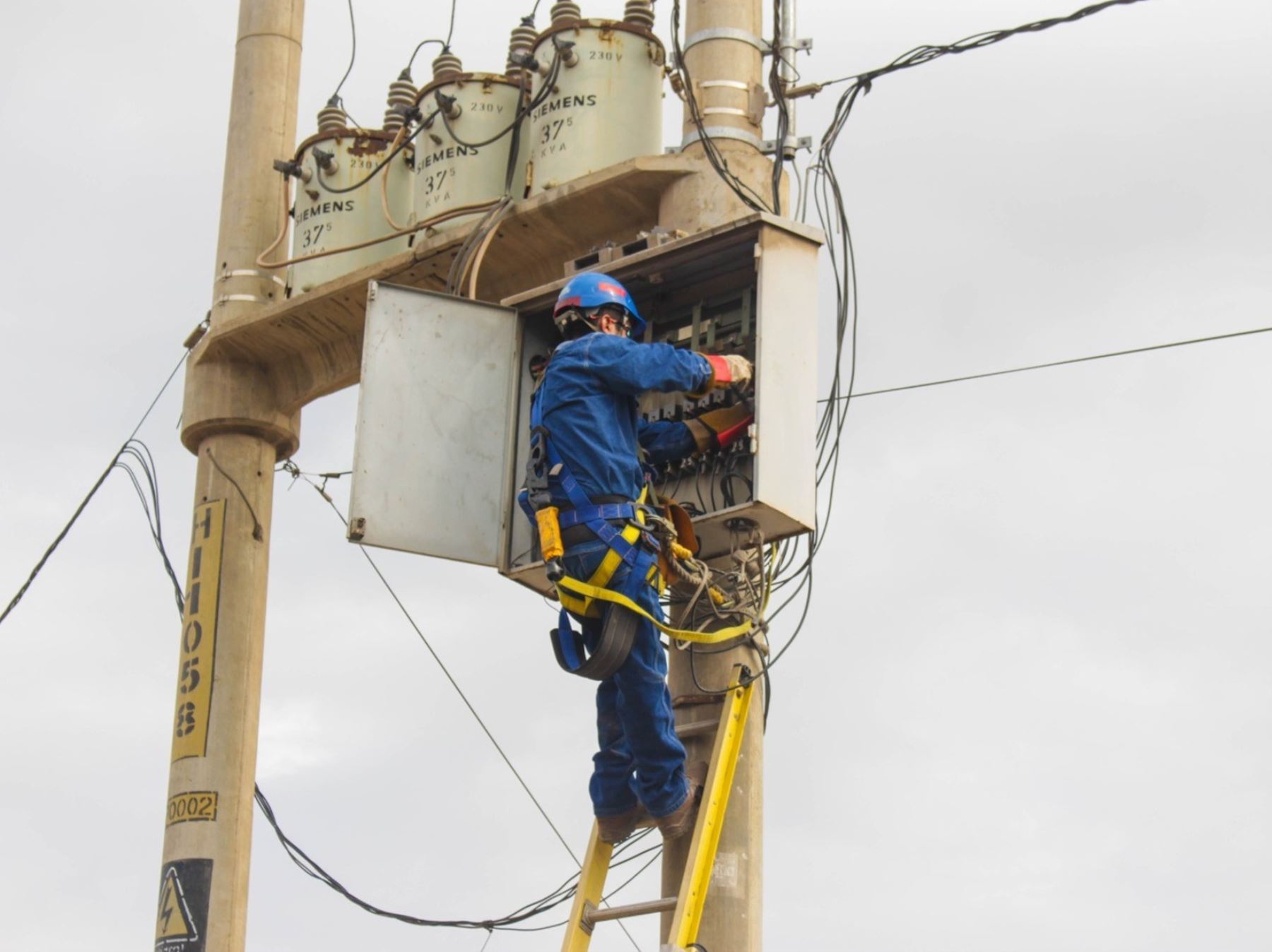 Hidrandina informó que se realizan trabajos de mantenimiento en las redes eléctricas de Trujillo. Por eso motivo varias zonas de la capital de La Libertad no cuentan con ese servicio. ANDINA/Difusión