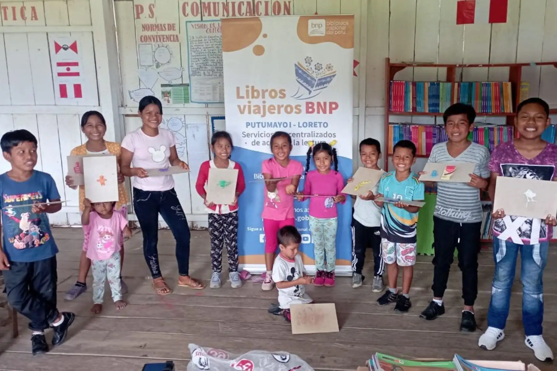 La Biblioteca Nacional del Perú, entidad adscrita al Ministerio de Cultura, realizó satisfactoriamente la primera campaña en centros poblados y zonas de frontera de la región Loreto con la iniciativa  “Libros Viajeros BNP”, en la Plataforma Itinerante de Acción Social  de Yavarí y Putumayo I. Foto. Difusión