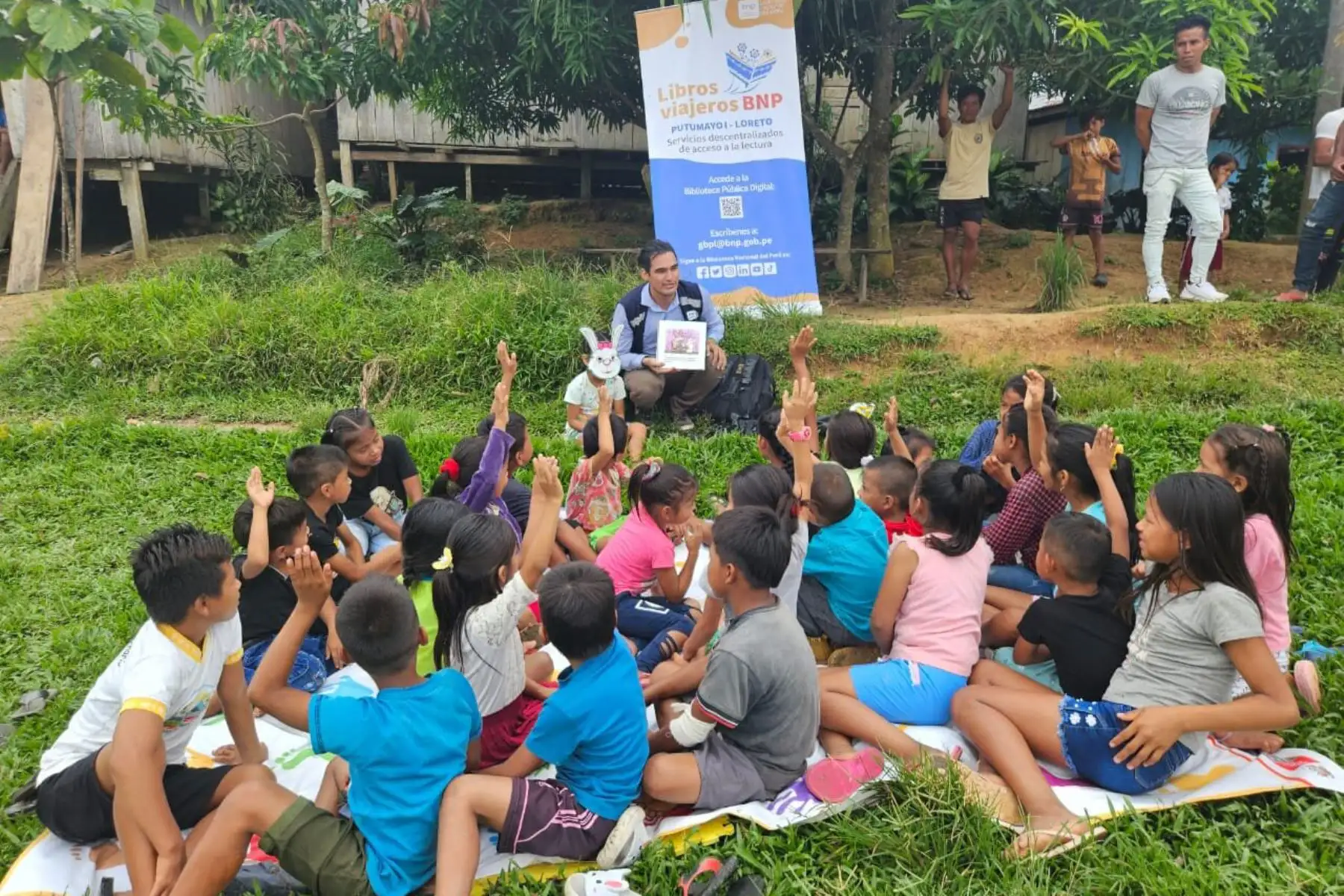 La Biblioteca Nacional del Perú, entidad adscrita al Ministerio de Cultura, realizó satisfactoriamente la primera campaña en centros poblados y zonas de frontera de la región Loreto con la iniciativa  “Libros Viajeros BNP”, en la Plataforma Itinerante de Acción Social  de Yavarí y Putumayo I. Foto. Difusión
