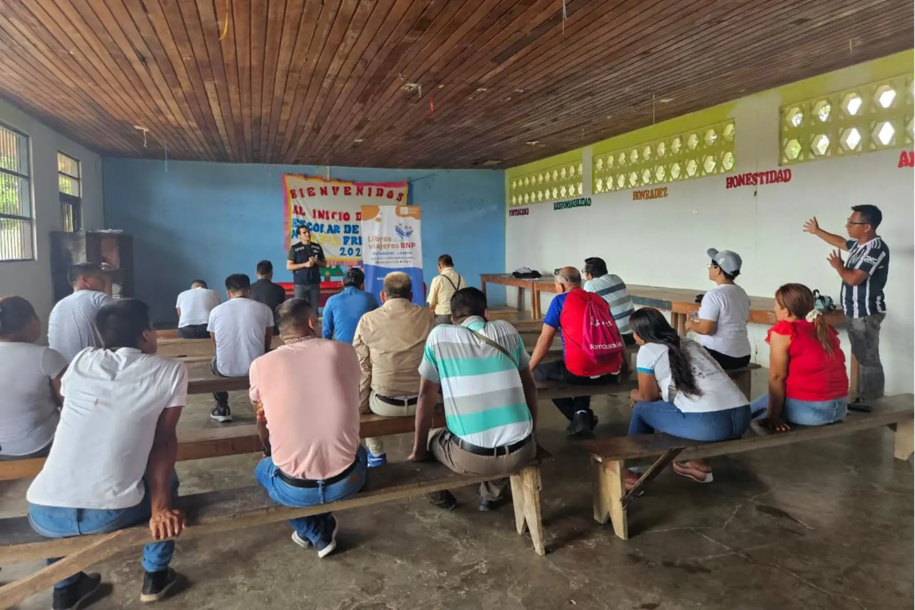 La Biblioteca Nacional del Perú, entidad adscrita al Ministerio de Cultura, realizó satisfactoriamente la primera campaña en centros poblados y zonas de frontera de la región Loreto con la iniciativa  “Libros Viajeros BNP”, en la Plataforma Itinerante de Acción Social  de Yavarí y Putumayo I. Foto. Difusión