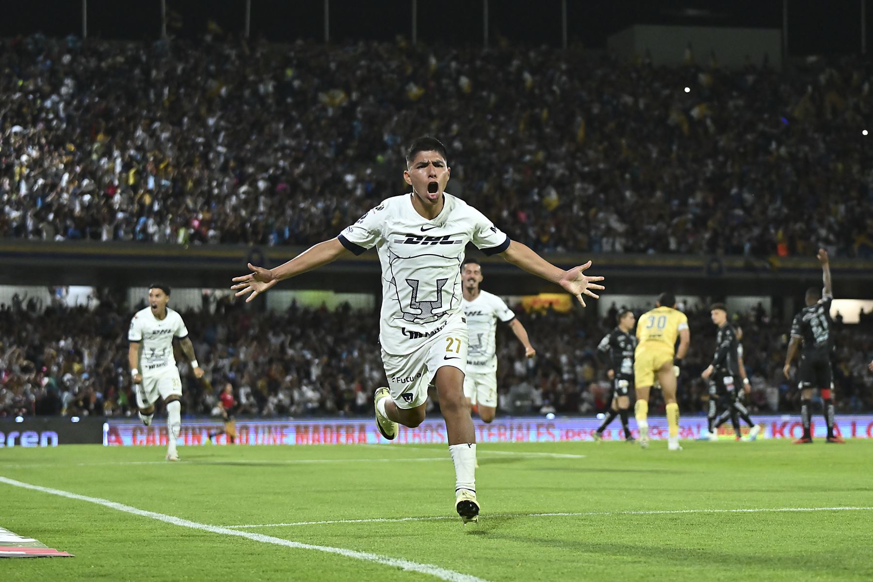 Piero Quispe grita su primer gol en la Liga de México