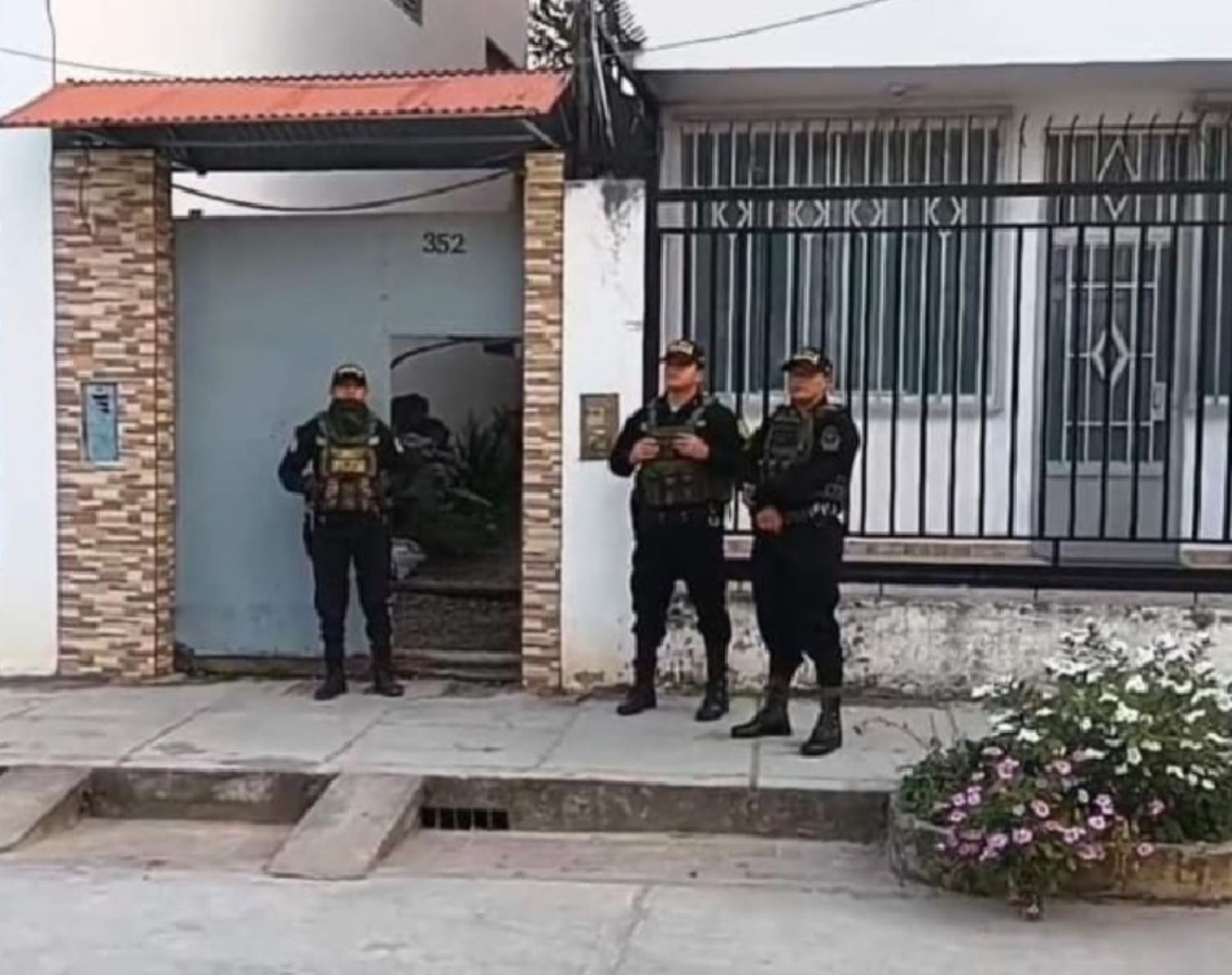 Con ayuda de la Policía Nacional, la Fiscalía Anticorrupción de San Martín allanó hoy la vivienda del alcalde de municipalidad de Moyobamba.