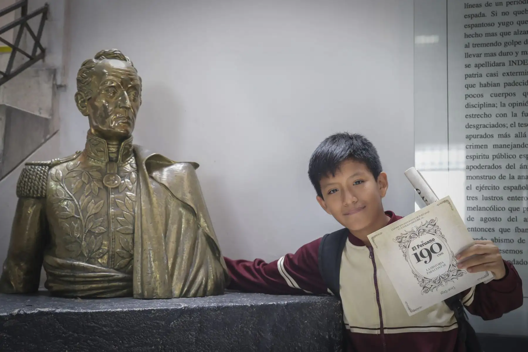 Estudiantes del colegio Liceo Bernhald Bolzano de San Juan de Lurigancho, visitaron este lunes las instalaciones de la Agencia Peruana de Noticias Andina y del Diario Oficial El Peruano, donde conocieron de cerca la labor periodística de ambos medios públicos.
Foto: ANDINA/Andrés Valle