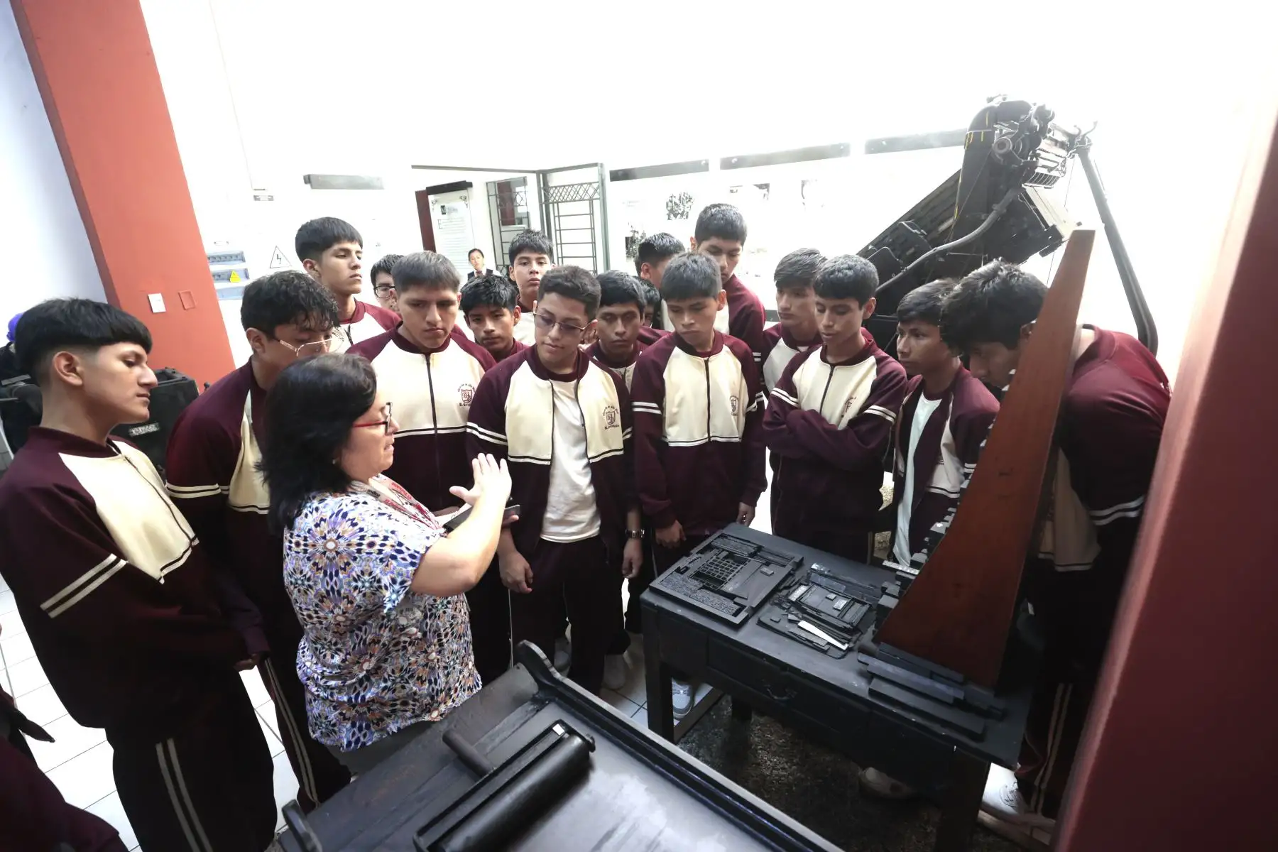 Visita de escolares de colegio Liceo B. Bernhald a las instalaciones de Editora Perú. Foto: ANDINA/ Vidal Tarqui