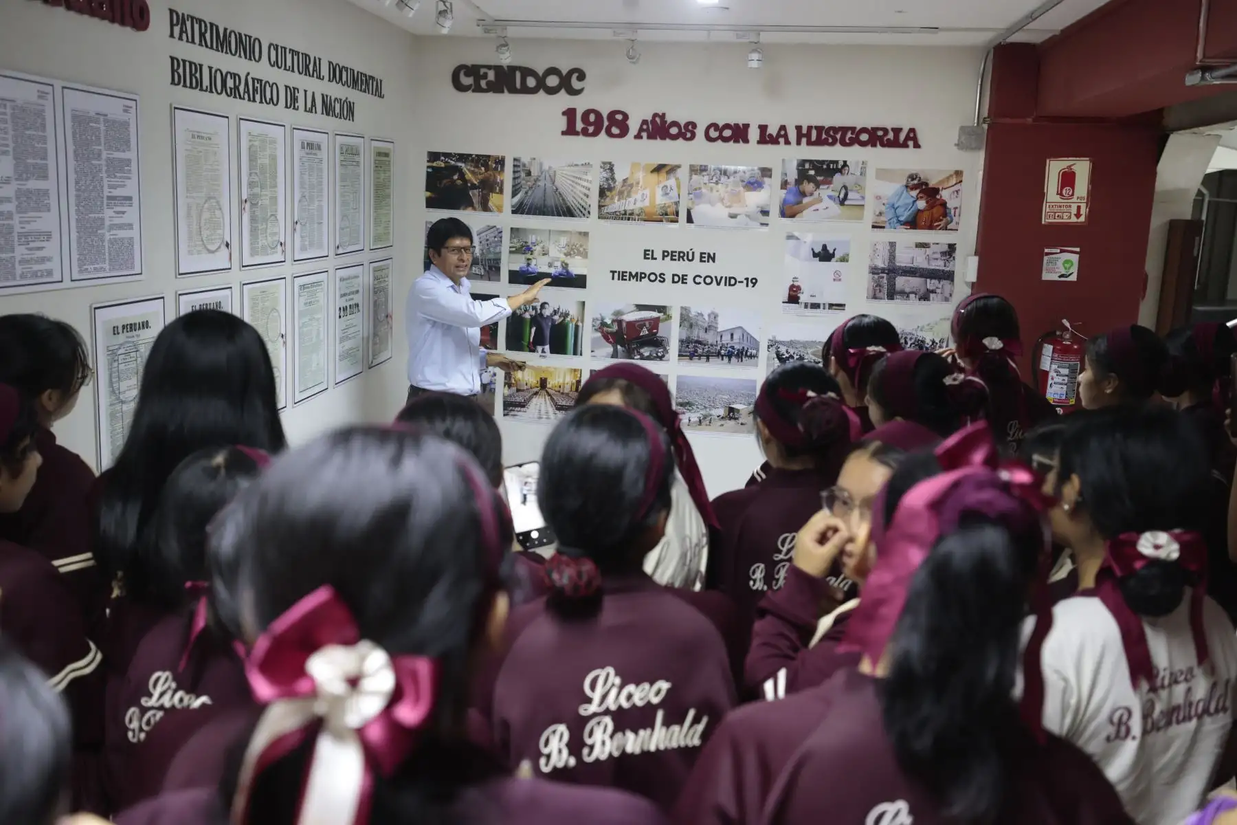 Visita de escolares de colegio Liceo B. Bernhald a las instalaciones de Editora Perú. Foto: ANDINA/ Vidal Tarqui