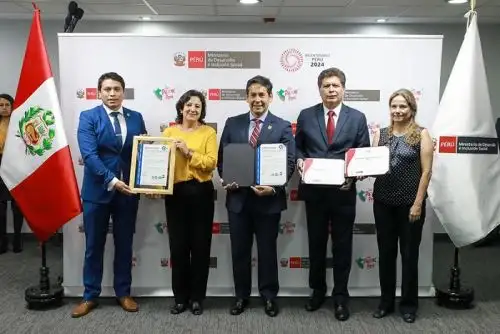 Inauguran 10 nuevos MAC Express, que brindan trámites de servicios del Estado en tambos.