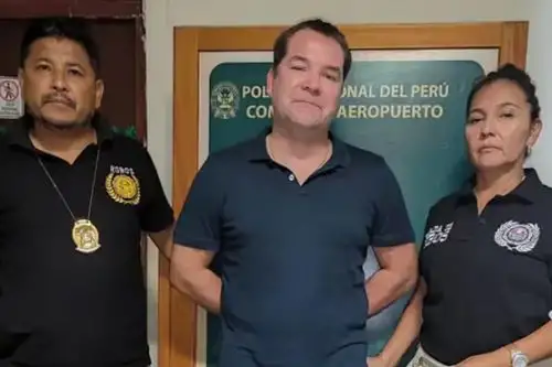 El ciudadano chileno Francisco Coeymans, exdirector de Primus Capital, fue detenido por la Policía Nacional del Perú en el aeropuerto de Pucallpa. Foto: ANDINA/PJ