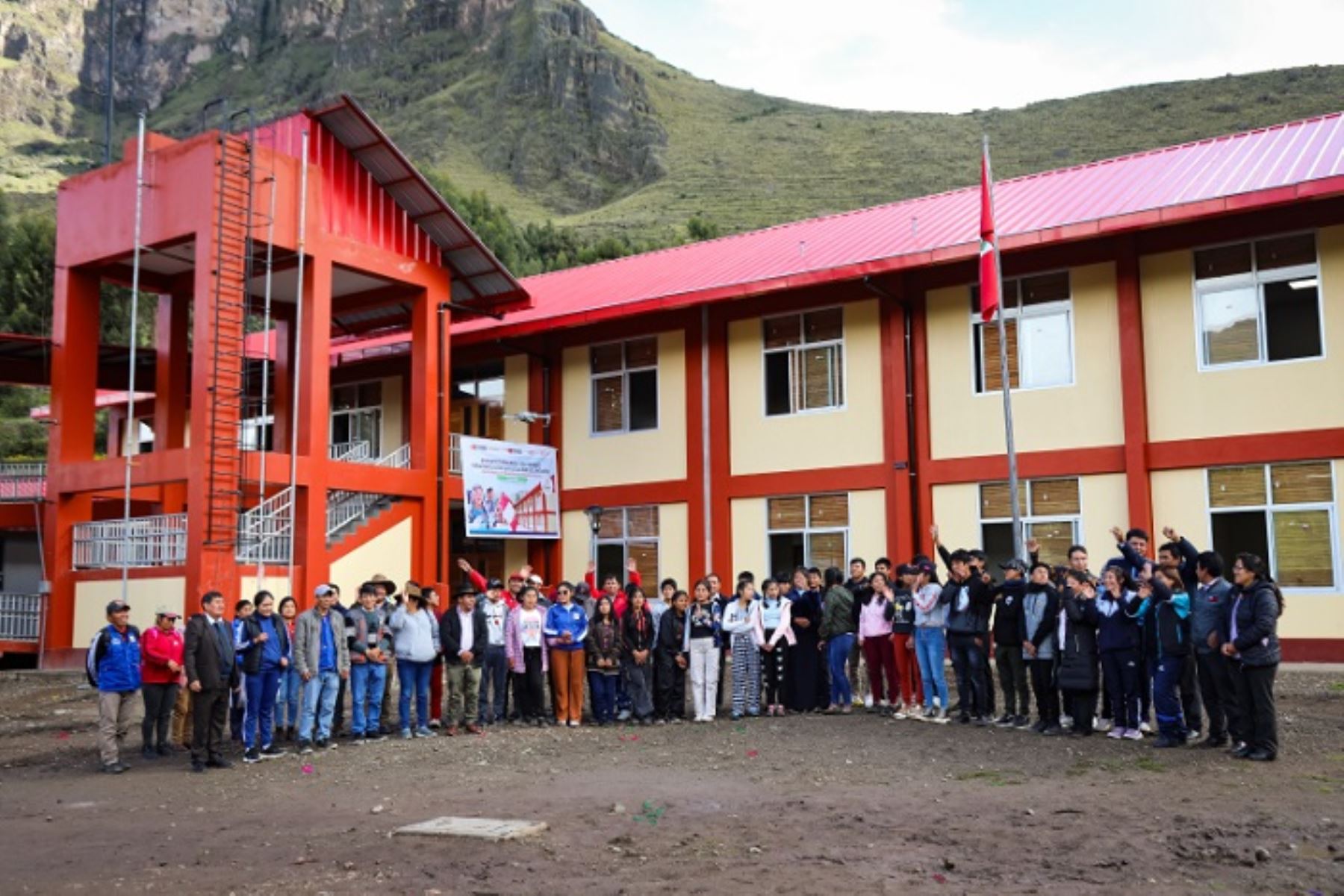 Ayacucho: inauguran nueva residencia estudiantil en centro poblado del distrito de Chipao