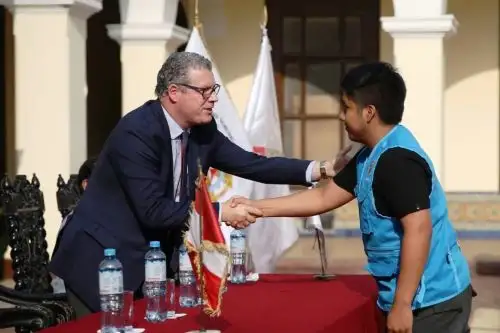 El ministro de Educación, Morgan Quero, dio inicio al año académico en el Instituto Suoerior Tecnológico Público José Pardo, en el distrito de La Victoria. Foto: ANDINA/Difusión.