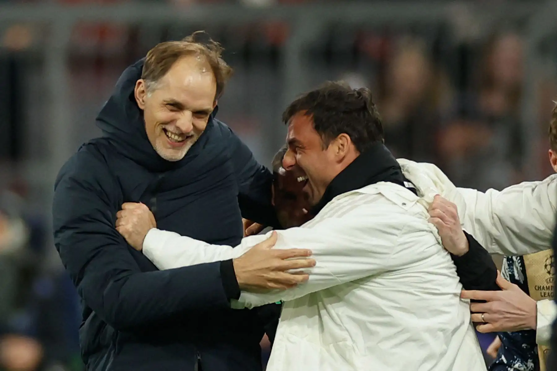 El entrenador alemán del Bayern de Múnich, Thomas Tuchel, y su personal celebran después del partido de vuelta de los cuartos de final de la Liga de Campeones de la UEFA entre el FC Bayern de Múnich y el Arsenal FC en Múnich, sur de Alemania, el 17 de abril de 2024.
Foto: AFP
