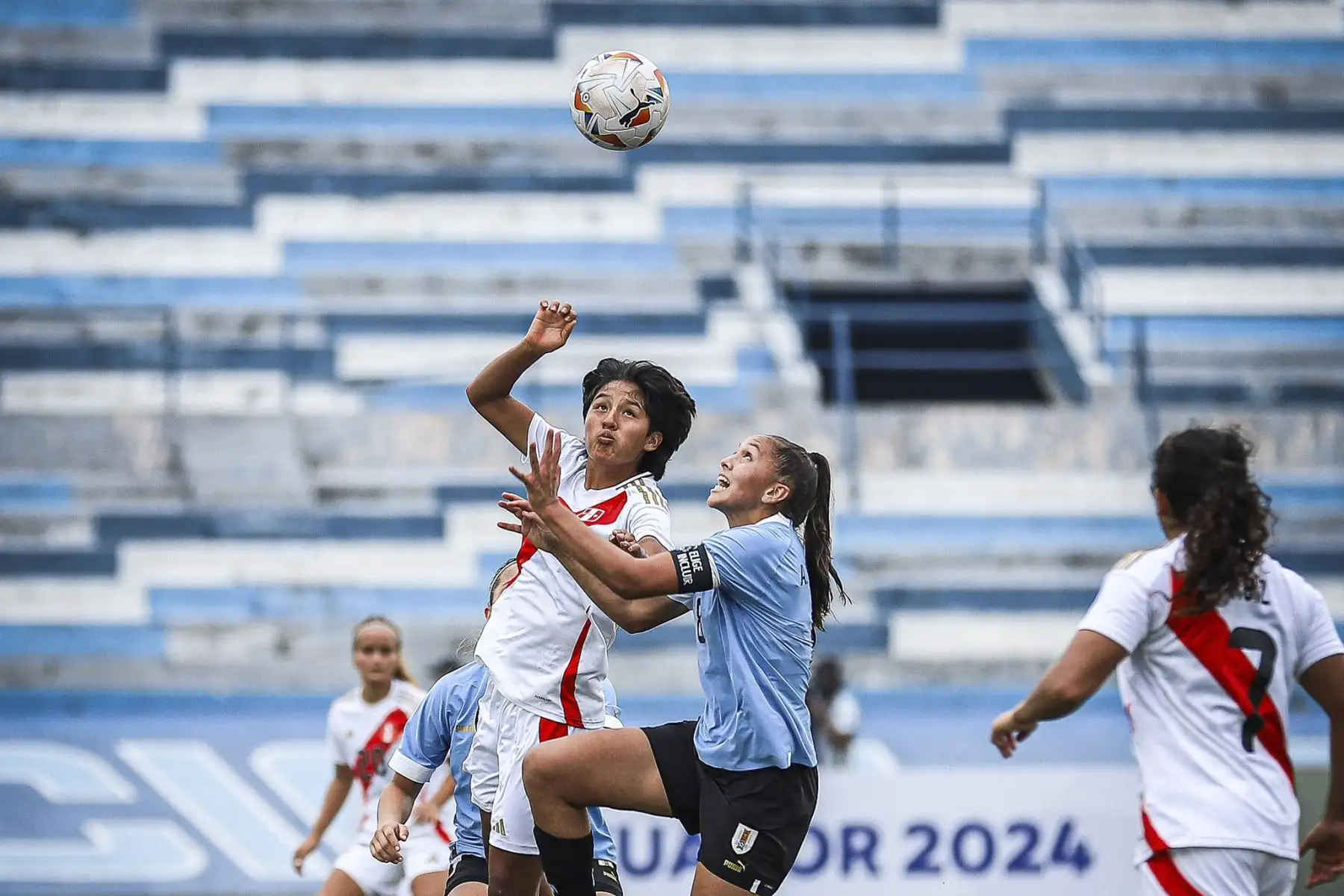 Perú clasificó al hexagonal final del Sudamericano Femenino Sub 20. La ‘Bicolor’ venció 2-1 a Uruguay por la fecha 4 del Sudamericano SUB20 Femenino 2024. Con este triunfo, el combinado nacional suma 7 puntos y se clasificó a la siguiente etapa del torneo.
Foto: @LaBicolor