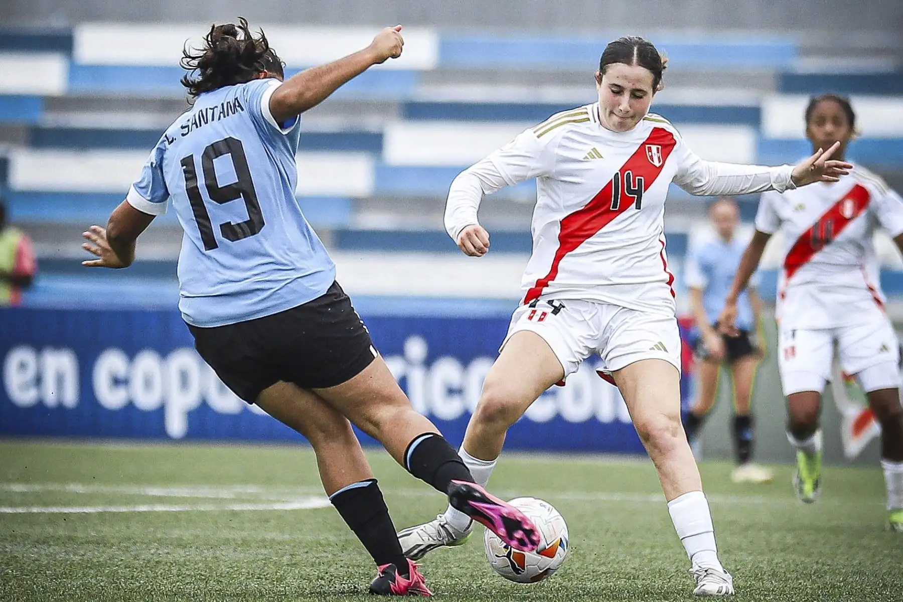 Perú clasificó al hexagonal final del Sudamericano Femenino Sub 20. La ‘Bicolor’ venció 2-1 a Uruguay por la fecha 4 del Sudamericano SUB20 Femenino 2024. Con este triunfo, el combinado nacional suma 7 puntos y se clasificó a la siguiente etapa del torneo.
Foto: @LaBicolor