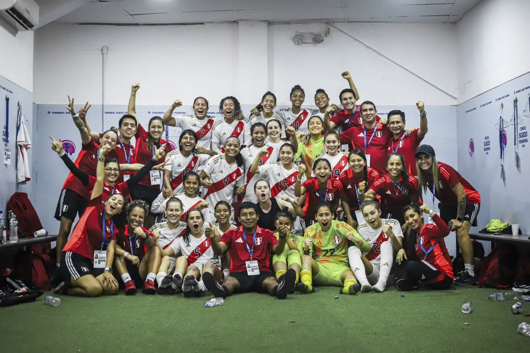 Perú clasificó al hexagonal final del Sudamericano Femenino Sub 20. La ‘Bicolor’ venció 2-1 a Uruguay por la fecha 4 del Sudamericano SUB20 Femenino 2024. Con este triunfo, el combinado nacional suma 7 puntos y se clasificó a la siguiente etapa del torneo.
Foto: @LaBicolor