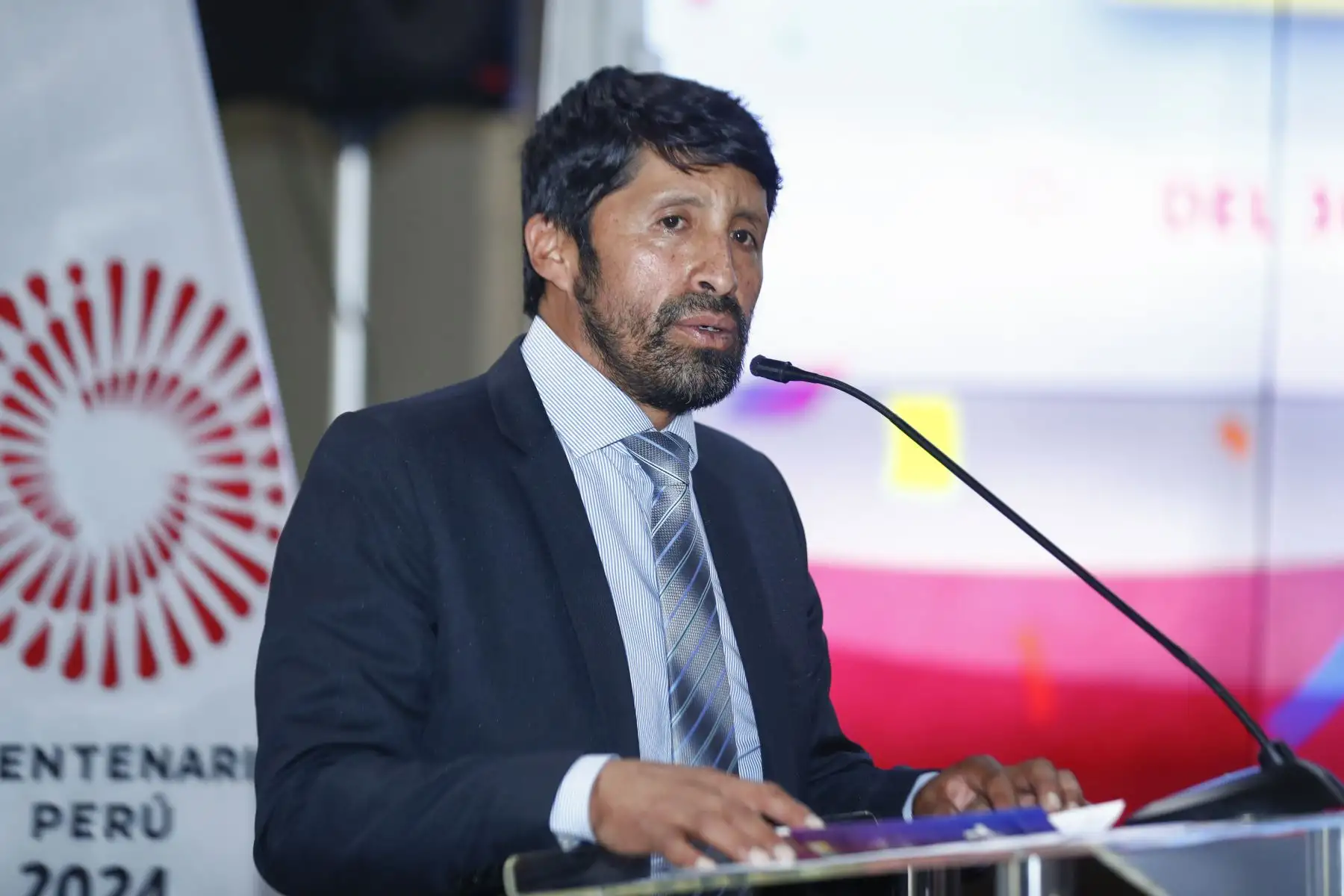 En  el lanzamiento oficial, el alcalde de la Municipalidad Provincial de Junín, Elio Zevallos Meza indicó que el baile de la Chonguinada representa una celebración trascendental que conmemora no solo las arraigadas tradiciones culturales y religiosas de la provincia, sino también el legado histórico y el espíritu de unidad en el marco del bicentenario de la Gloriosa Batalla de Junín.
Foto: ANDINA/Daniel Bracamonte