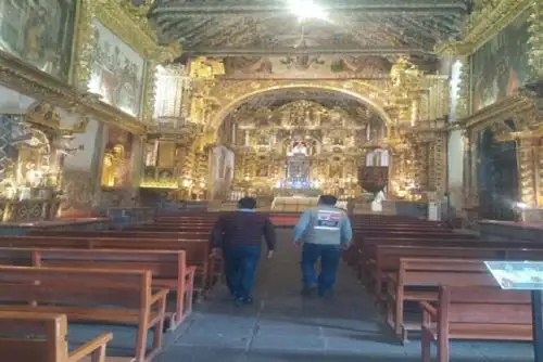 La Municipalidad Provincial de Quispicanchi informó que en el tramo Piñipampa-Huarcapay cayeron rocas, por lo que el municipio de Lucre ejecutó trabajos de limpieza y restableció el tránsito.