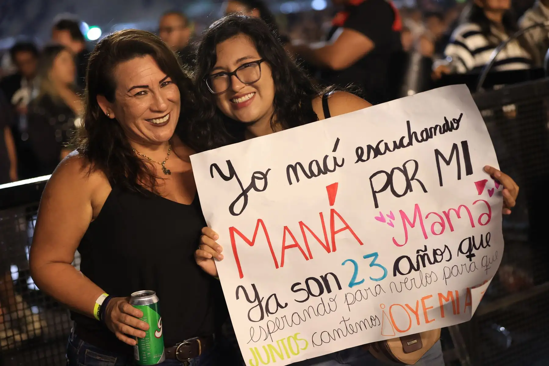 El estadio de la Universidad San Marcos fue el escenario para que la  banda mexicana Maná liderada por Fher, deleitara esta noche al público peruano, ofreciendo sus clásicos del rock en español y temas emblemáticos que han marcado la historia de la música.
Foto: ANDINA/Jhonel Rodríguez