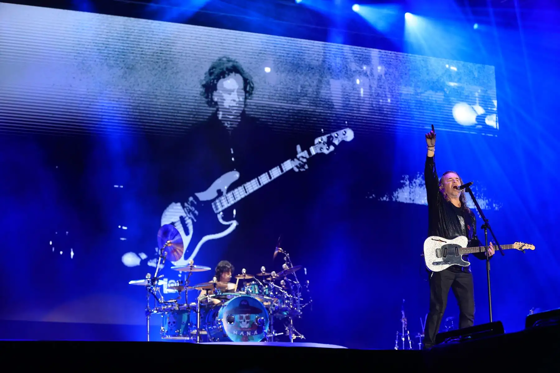 El estadio de la Universidad San Marcos fue el escenario para que la  banda mexicana Maná liderada por Fher, deleitara esta noche al público peruano, ofreciendo sus clásicos del rock en español y temas emblemáticos que han marcado la historia de la música.
Foto: ANDINA/Jhonel Rodríguez